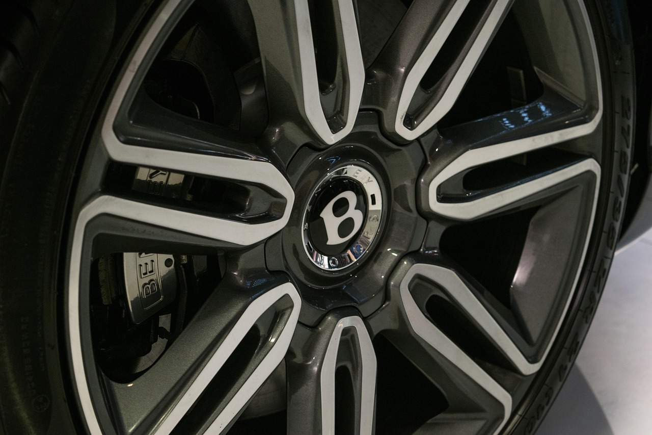 尼桑v6发动机(尼桑v6发动机的车型多少钱)